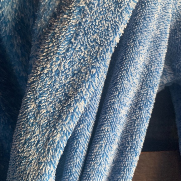 Blue kid’s SHARK robe Arizona Jean Co. size Large 14 - 16 - Picture 10 of 13